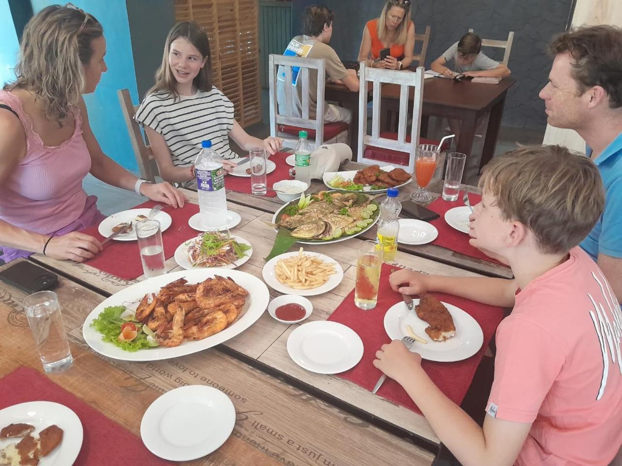 Morning Star Resorts Негомбо Екстериор снимка